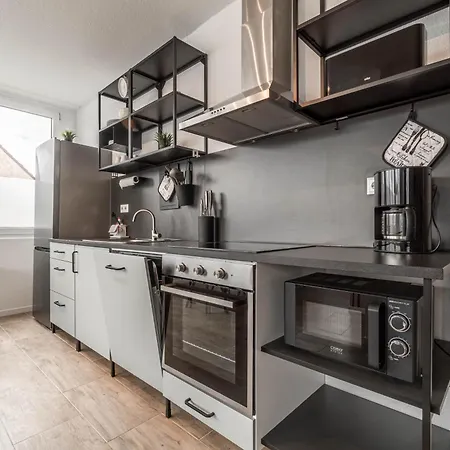 Workers F17 - Mit 3 Schlafzimmern Für 6 Personen Apartment *